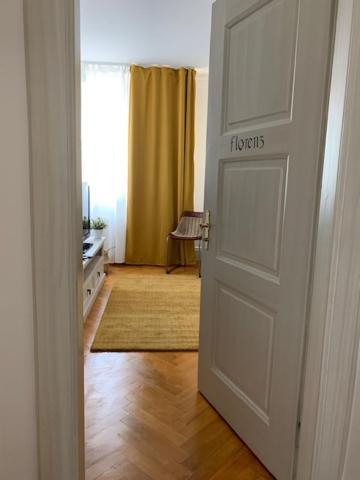 Guest House Dieci Allo Zoo Zurich Ngoại thất bức ảnh